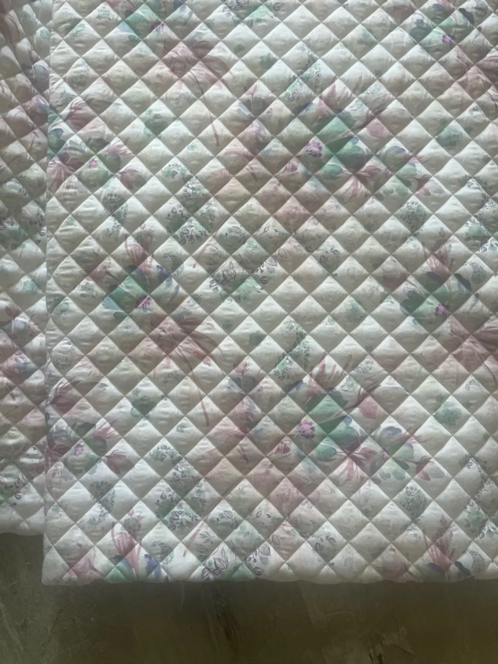 Soft Surroundings Pastel Floral Quilted bead spread Queen